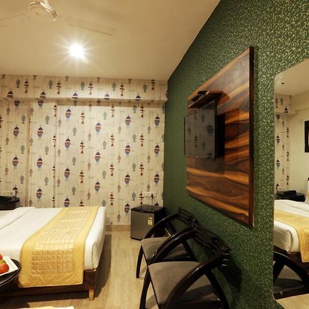 Hotel Green Plaza At Airport New Delhi Exterior photo