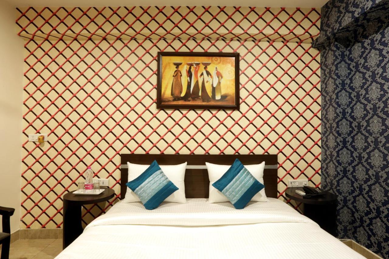 Hotel Green Plaza At Airport New Delhi Exterior photo