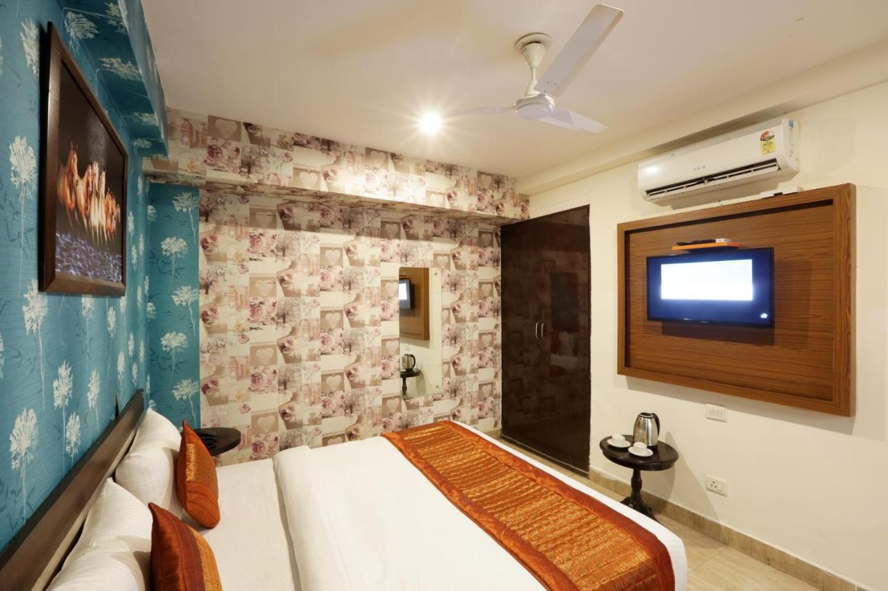 Hotel Green Plaza At Airport New Delhi Exterior photo