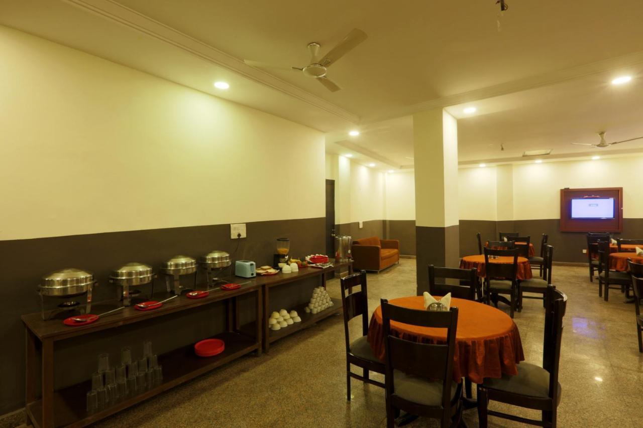 Hotel Green Plaza At Airport New Delhi Exterior photo