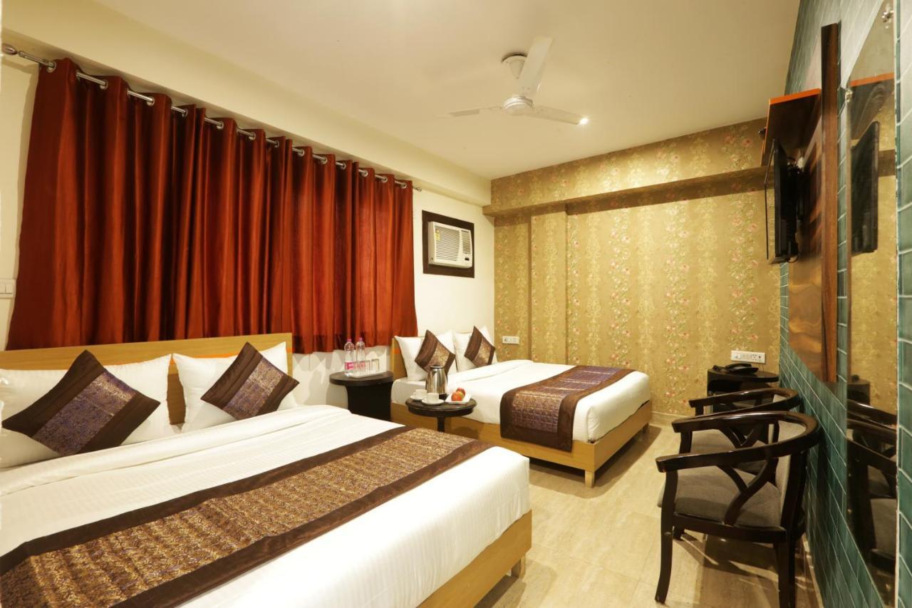 Hotel Green Plaza At Airport New Delhi Exterior photo