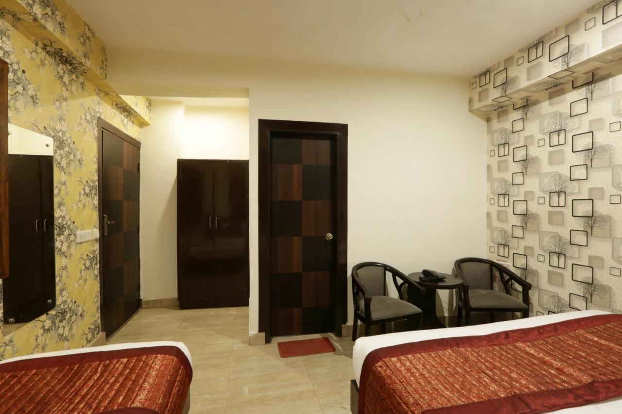 Hotel Green Plaza At Airport New Delhi Exterior photo