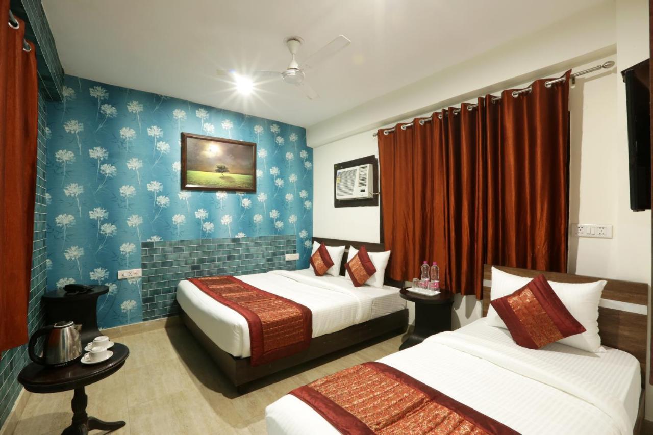 Hotel Green Plaza At Airport New Delhi Exterior photo