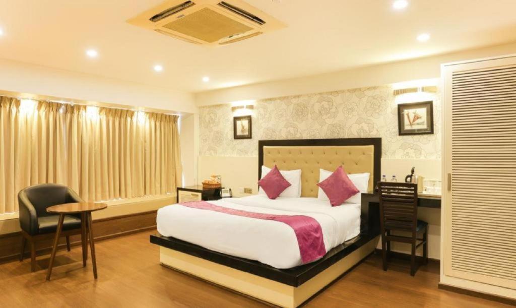 Hotel Green Plaza At Airport New Delhi Exterior photo