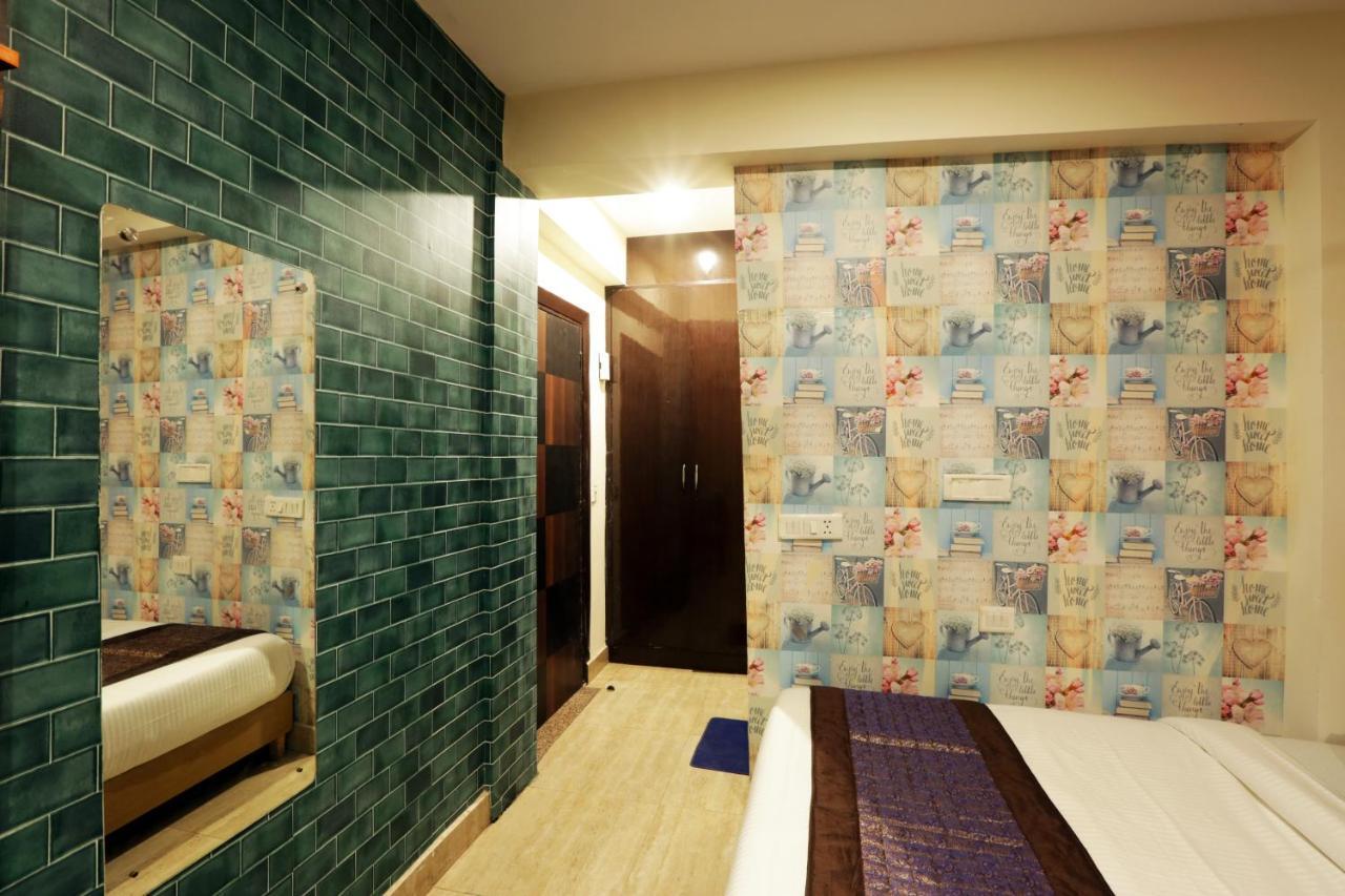 Hotel Green Plaza At Airport New Delhi Exterior photo